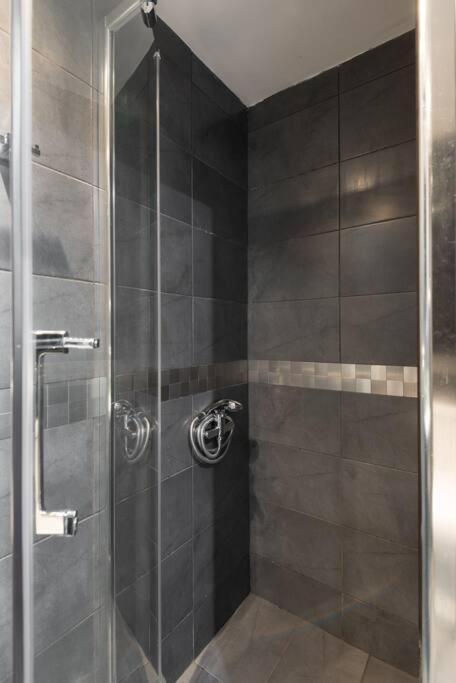 Modern Office Apartment.Wifi,2A/C,Luxury Fur/Tures Tesalonika Bagian luar foto